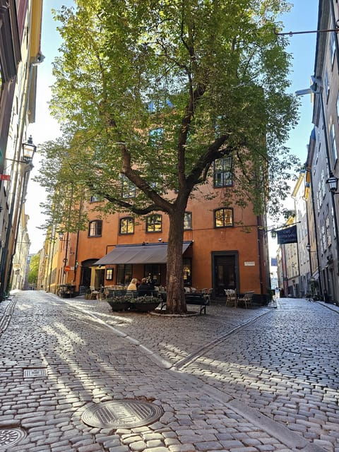 stockholm-old-town-walking-tour-stories-and-secrets