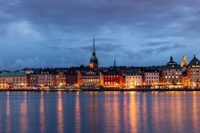 stockholm-private-custom-walking-tour-with-a-tour-guide