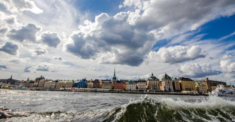 stockholm-royal-djurgarden-city-canal-cruise