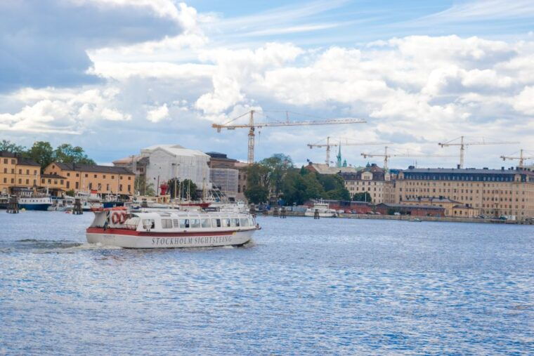 stockholm-royal-djurgarden-city-canal-cruise