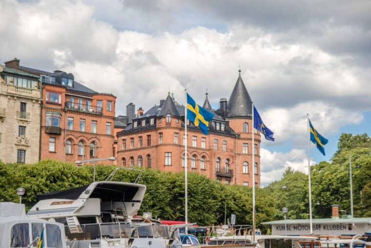 stockholm-royal-djurgarden-city-canal-cruise