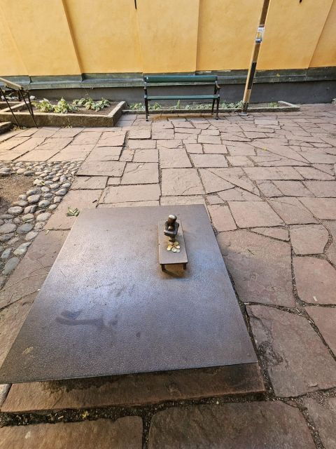 stockholm-secrets-of-gamla-stan-guided-tour-w-fika-option