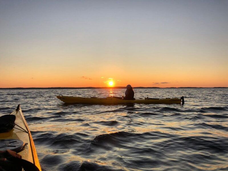 stockholm-sunset-kayak-tour-in-the-archipelago-fika