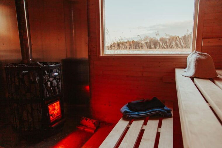 stockholm-traditional-sauna-with-polar-plunge-in-baltic-sea