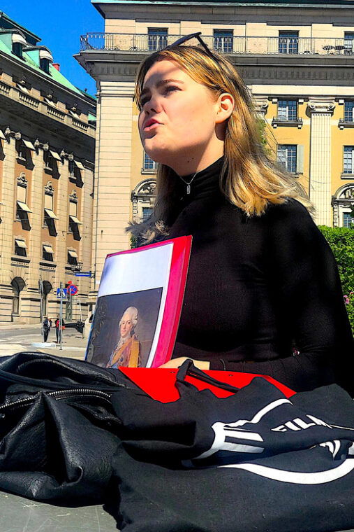 stockholm-walking-tour-modern-city-streets-alive