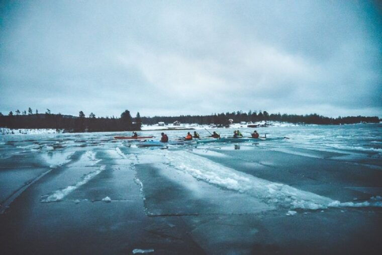 stockholm-winter-archipelago-kayak-tour-with-warm-lunch