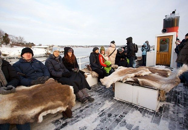 stockholm-winter-boat-tour-with-guide-3