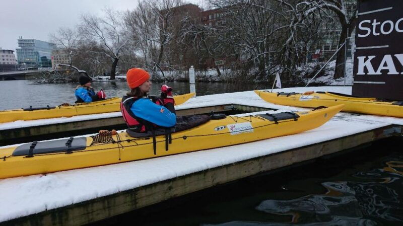 stockholm-winter-city-kayaking-tour