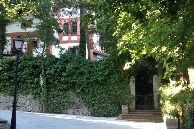 Stone Carving in Cercedilla/Madrid - The Setting and Accessibility
