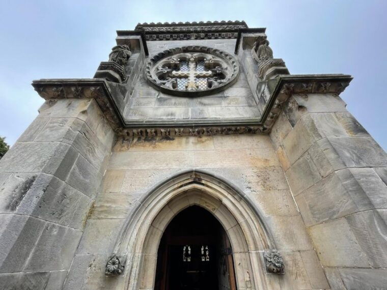 stone-story-rosslyn-chapel-melrose-abbey-day-trip