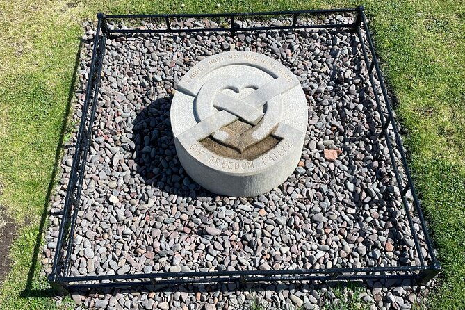 stone-story-rosslyn-chapel-melrose-abbey-private-day-trip
