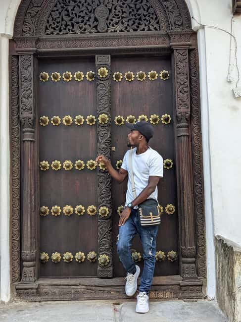 Stone Town: Shopping and Heritage Tour with Guide - Architecture and Cultural Fusion
