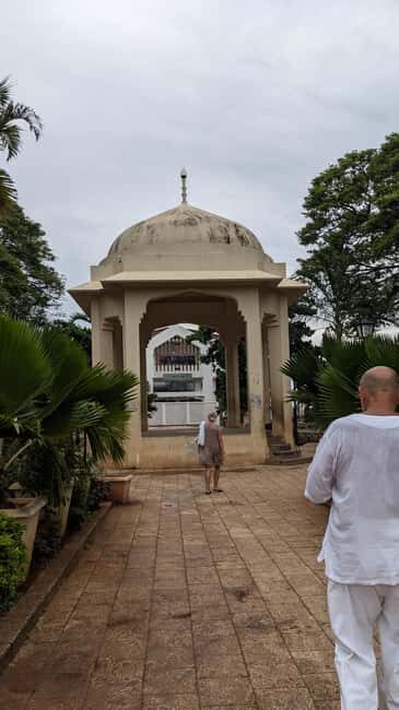 Stone Town: Shopping and Heritage Tour with Guide - What’s Not Included