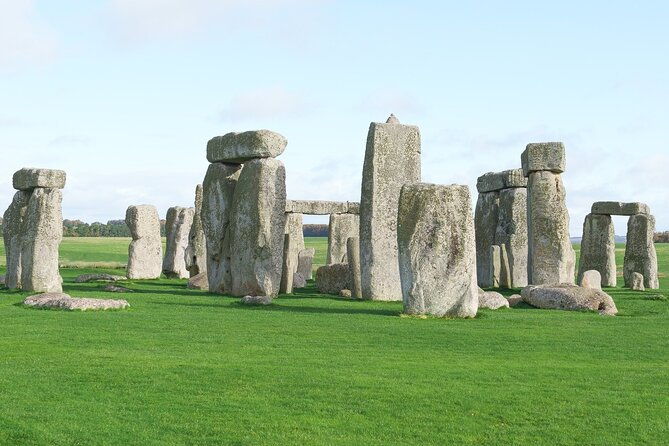stonehenge-and-windsor-castle-tour-from-london-with-entry-tickets-2