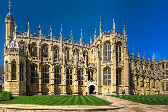 stonehenge-and-windsor-tour-from-london