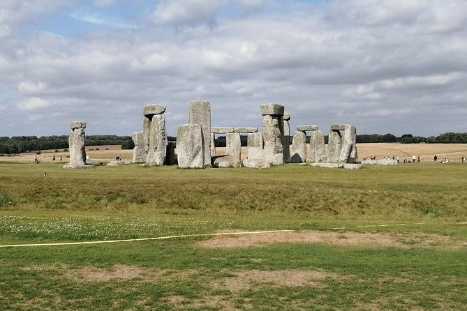 stonehenge-bath-private-day-tour-from-london