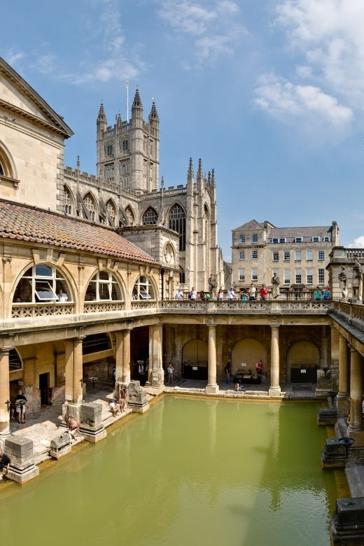 stonehenge-bath-stratford-tour-1-night-in-the-cotsowlds