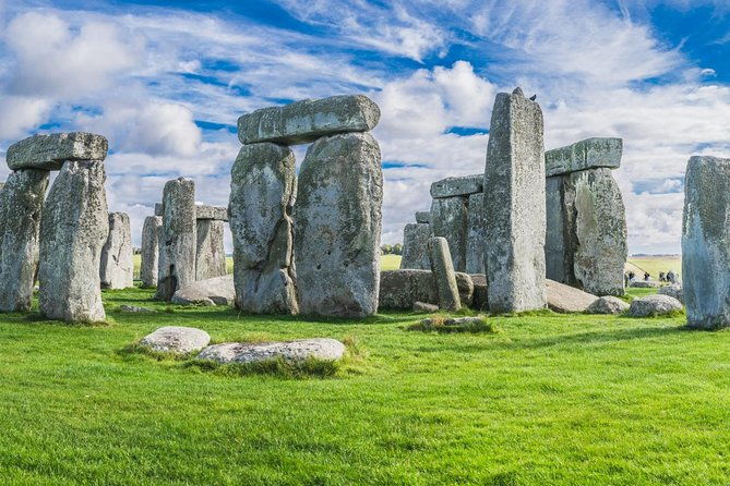 stonehenge-half-day-tour-from-london-with-admission-snack-pack