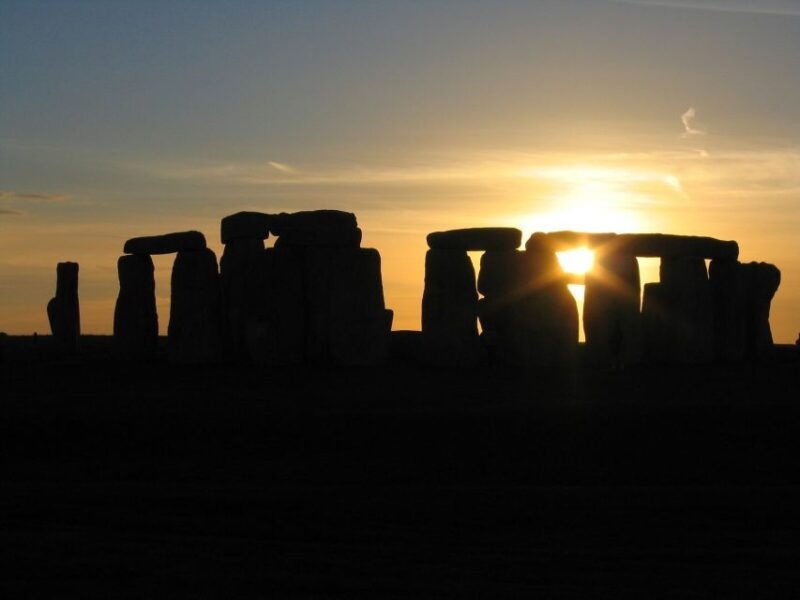 stonehenge-private-sunset-tour-with-lacock-and-bath