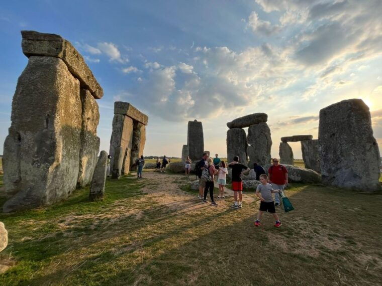 stonehenge-private-sunset-tour-with-lacock-and-bath