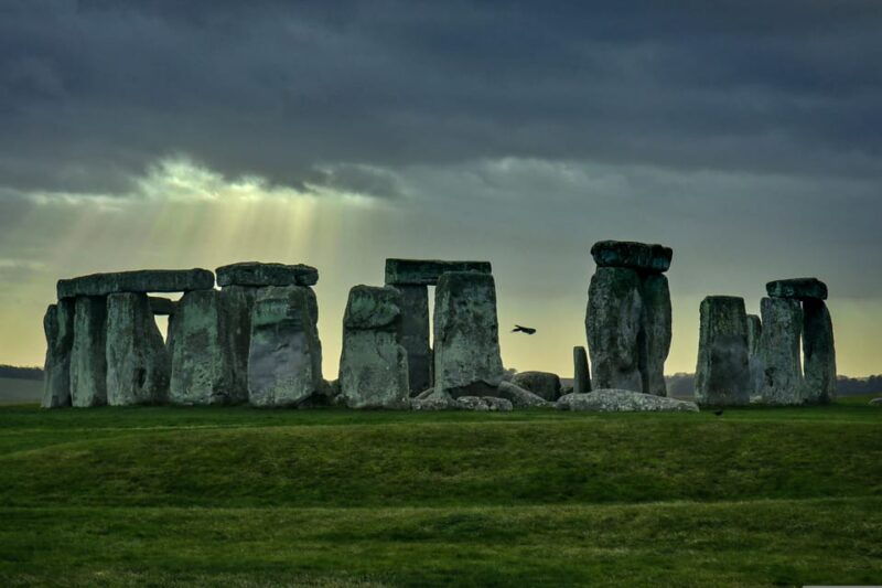 stonehenge-salisbury-wiltshire-road-trip-travel-guide