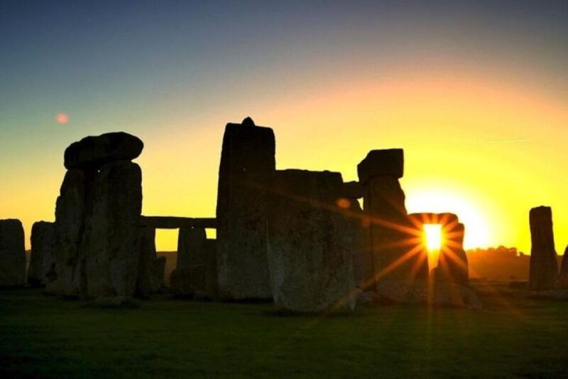 stonehenge-special-access-evening-tour-from-london