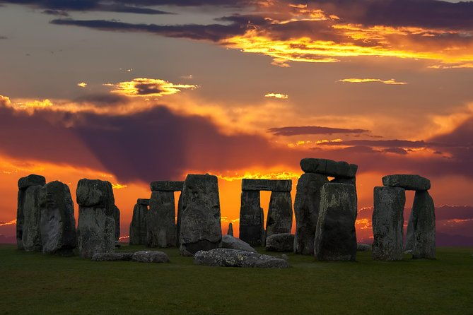 stonehenge-summer-solstice-tour-from-london-sunset-or-sunrise-viewing