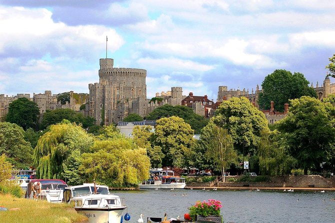 stonehenge-windsor-castle-and-bath-day-trip-from-london