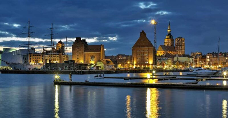 stralsund-old-town-evening-tour-with-a-night-watchman