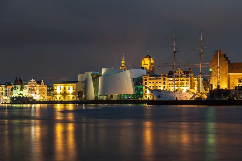 stralsund-old-town-evening-tour-with-a-night-watchman