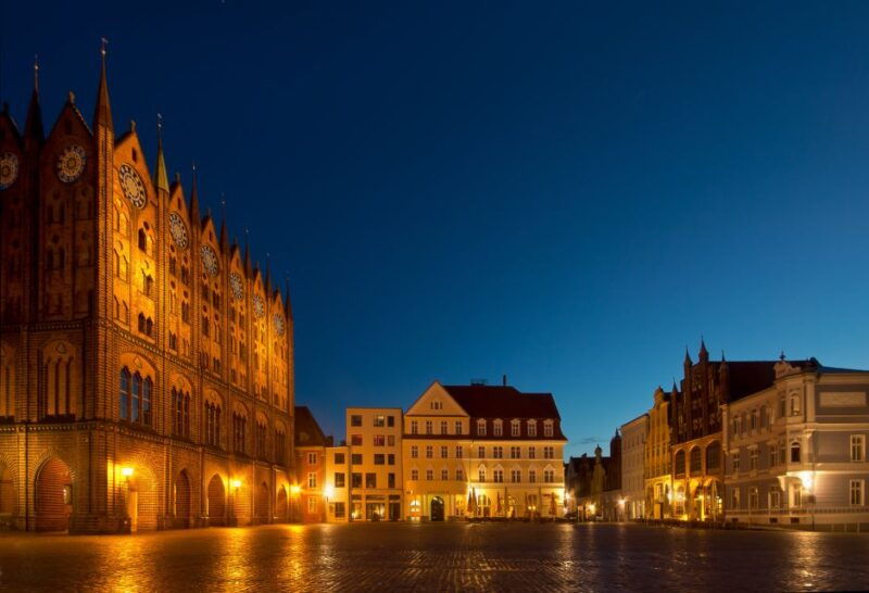 stralsund-old-town-evening-tour-with-a-night-watchman