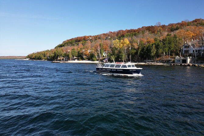 strawberry-islands-scenic-boat-tour-and-historic-cottage-row