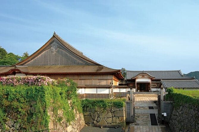 strawberry-picking-and-exploring-beautiful-city-of-tamba-sasayama
