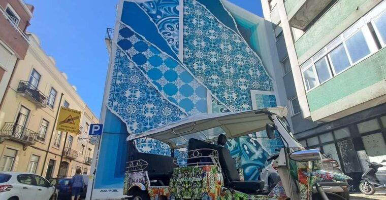 street-art-lisbon-tuk-tuk-tour