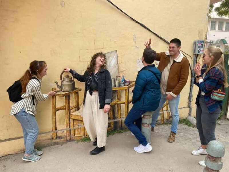 Street Art Walk & Lodhi Gardens with Chai & Food - Discovering Delhi’s Street Art Scene