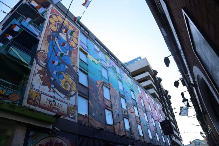 street-art-walking-tour
