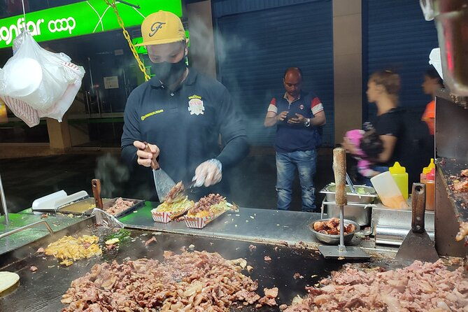 street-food-bars-and-rooftops-in-poblado-with-a-local