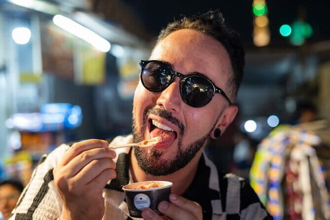 Street Food, Hidden Markets & Ancient Temples of Mumbai - Key Points