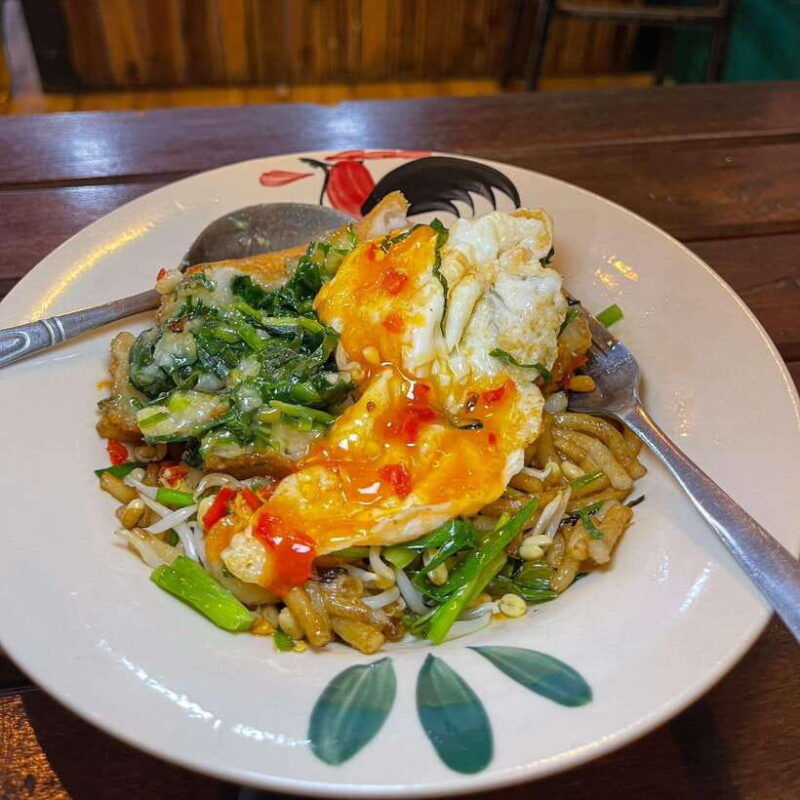 street-food-tour-and-phare-circus-with-tuk-tuk-transfers