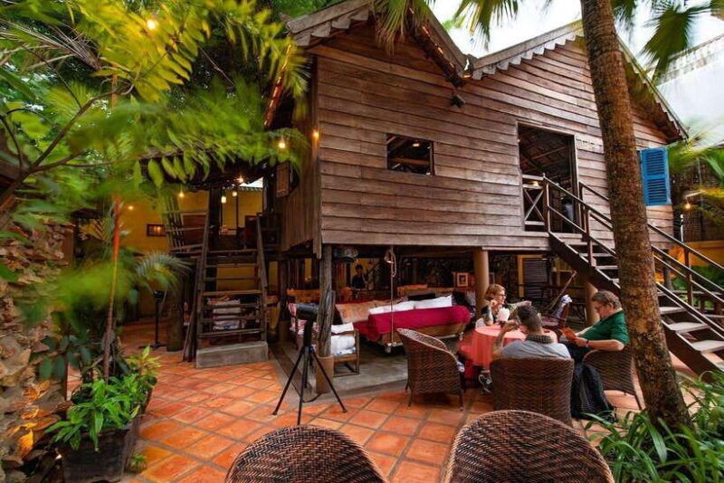 street-food-tour-and-phare-circus-with-tuk-tuk-transfers