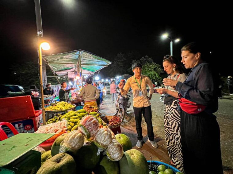 street-food-tour-and-phare-circus-with-tuk-tuk-transfers