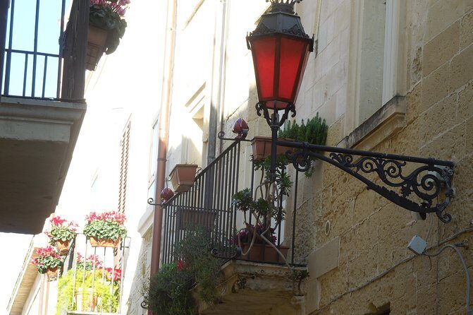 Street Food Tour of Lecce & City Sightseeing with Local Guide - Authenticity and Local Touches
