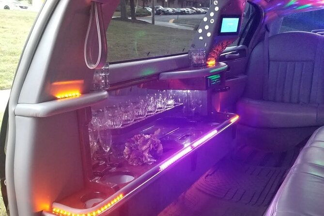 stretch-limo-private-day-night-custom-tours-of-washington-dc