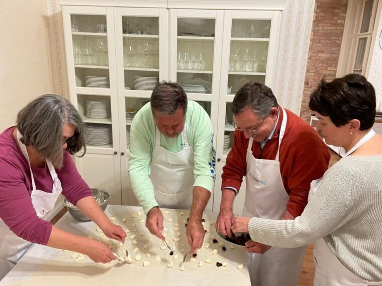 stretched-strudel-making-class-with-2-different-fillings