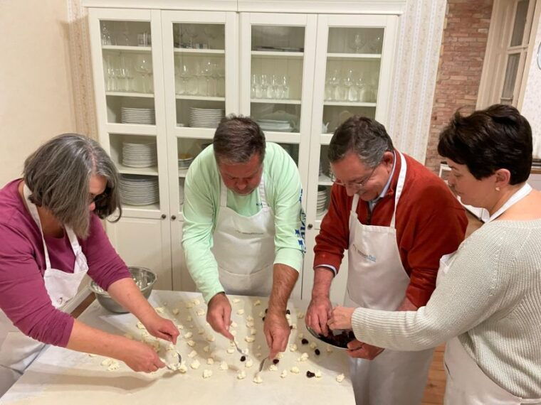 stretched-strudel-making-class-with-2-different-fillings