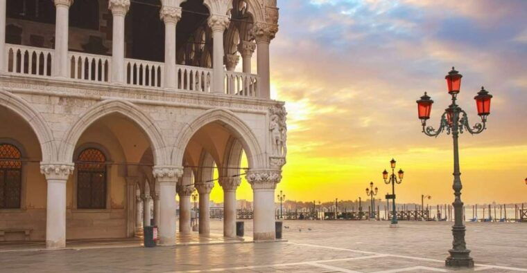 stroll-the-halls-of-doges-palace-on-a-guided-tour-in-venice