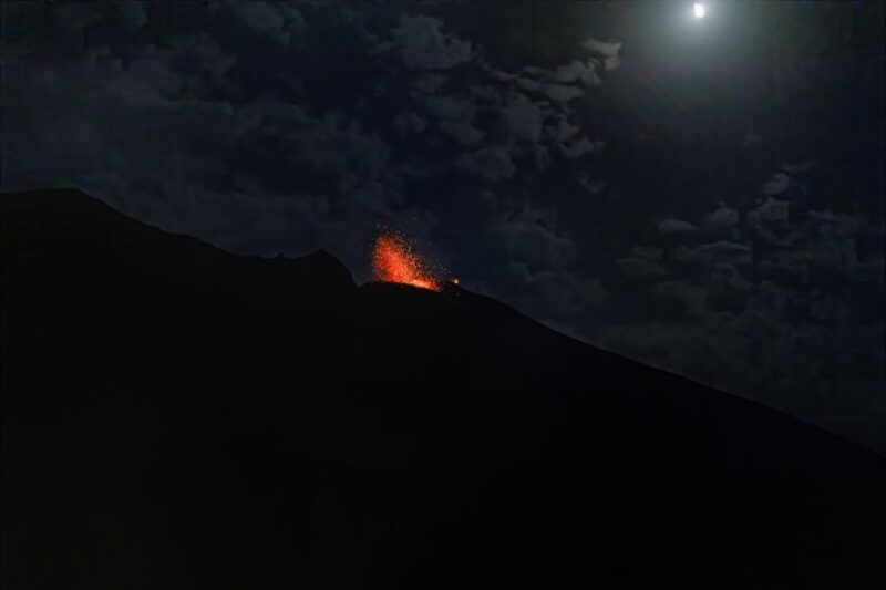 stromboli-sunset-trekking-at-sciara-del-fuoco