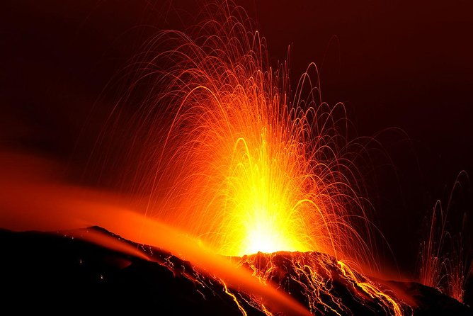 stromboli-sunset-trekking-to-sciara-del-fuoco-ashara