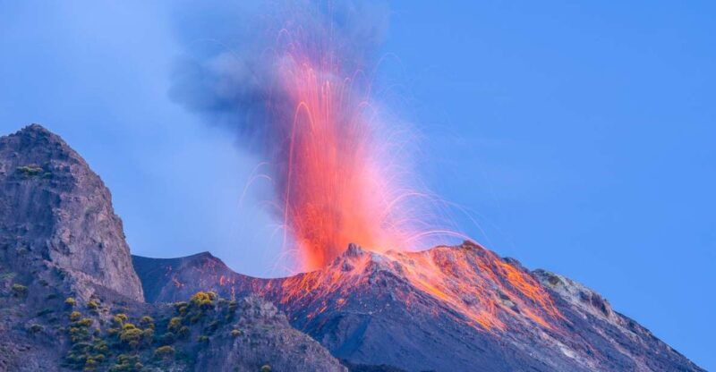 stromboli-sunset-trekking-tour-on-an-active-volcano