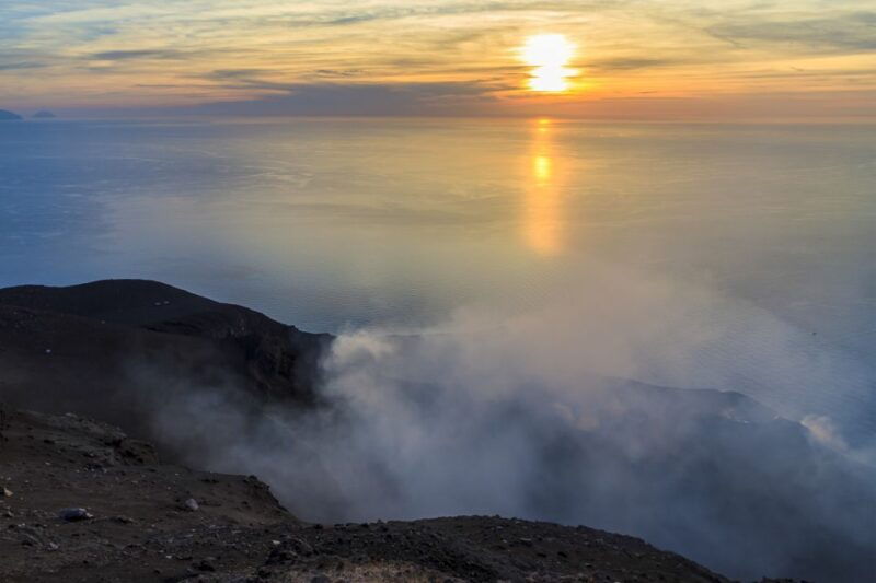 stromboli-sunset-trekking-tour-on-an-active-volcano